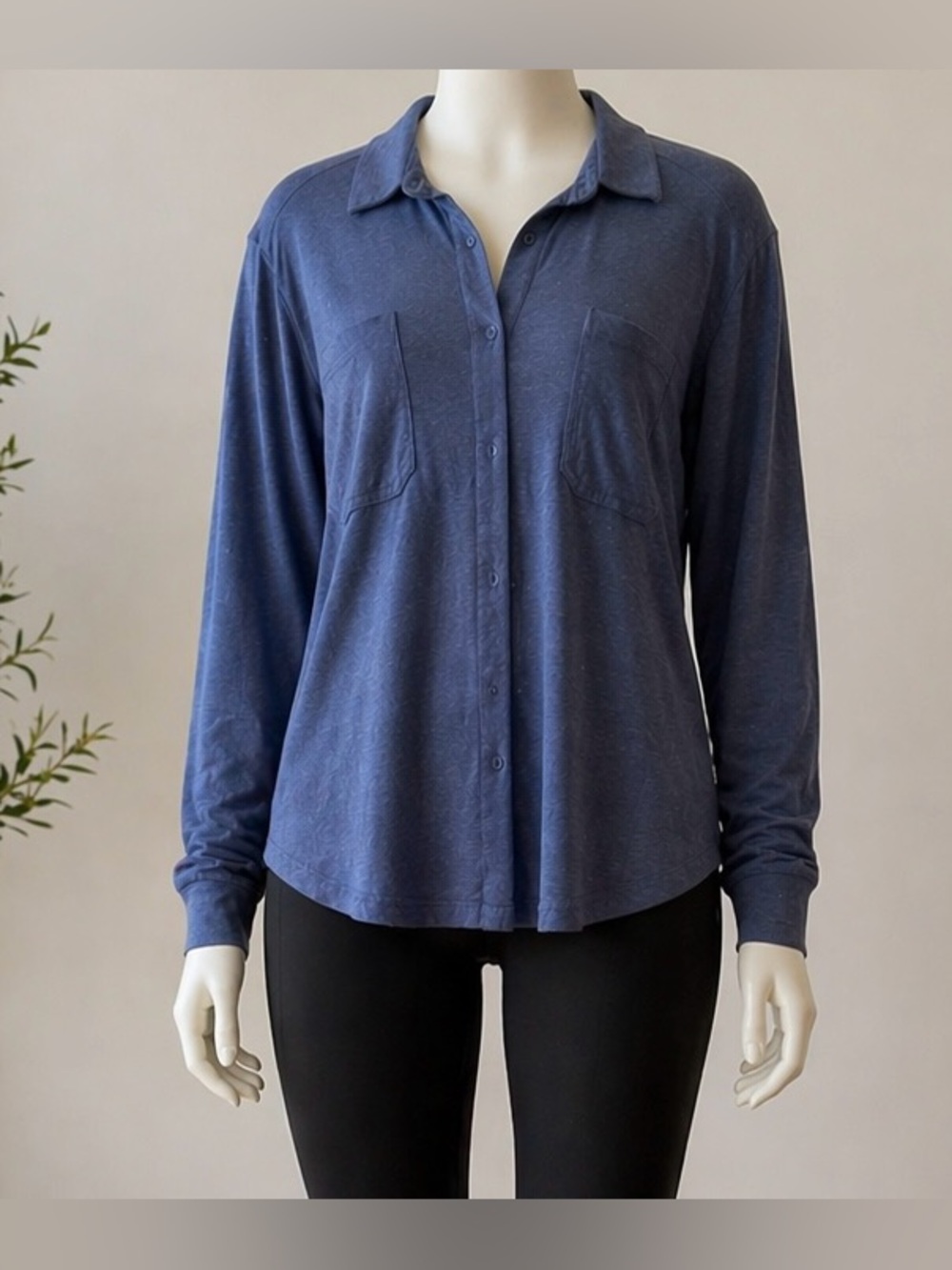 Columbia Relaxed Poly-Cotton Sport Shirt in Blue with Button Front Size XL